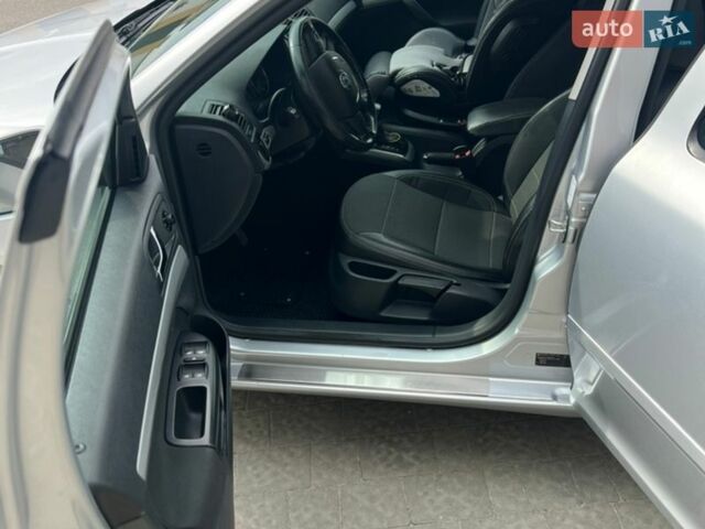 Серый Шкода Октавия, объемом двигателя 1.6 л и пробегом 320 тыс. км за 7800 $, фото 5 на Automoto.ua
