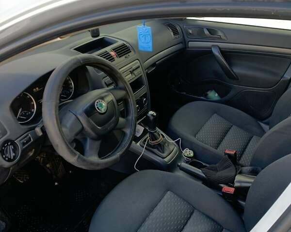 Сірий Шкода Октавія, об'ємом двигуна 1.6 л та пробігом 279 тис. км за 7200 $, фото 1 на Automoto.ua