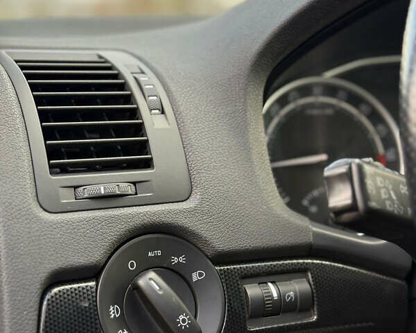 Серый Шкода Октавия, объемом двигателя 2 л и пробегом 270 тыс. км за 11000 $, фото 47 на Automoto.ua