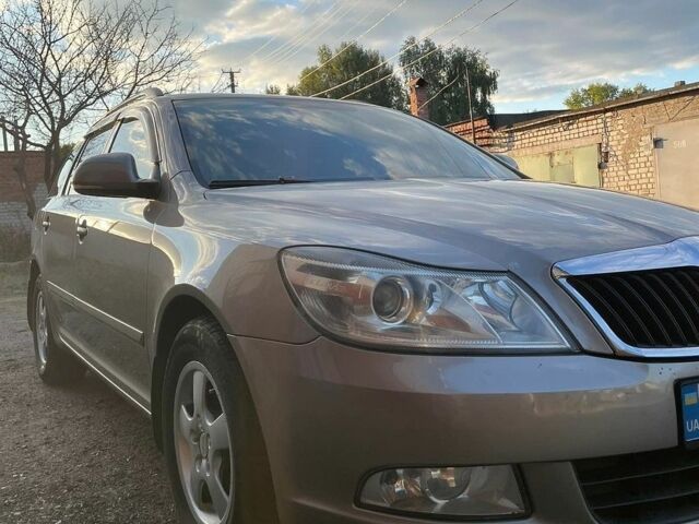 Сірий Шкода Октавія, об'ємом двигуна 1.6 л та пробігом 300 тис. км за 7300 $, фото 3 на Automoto.ua