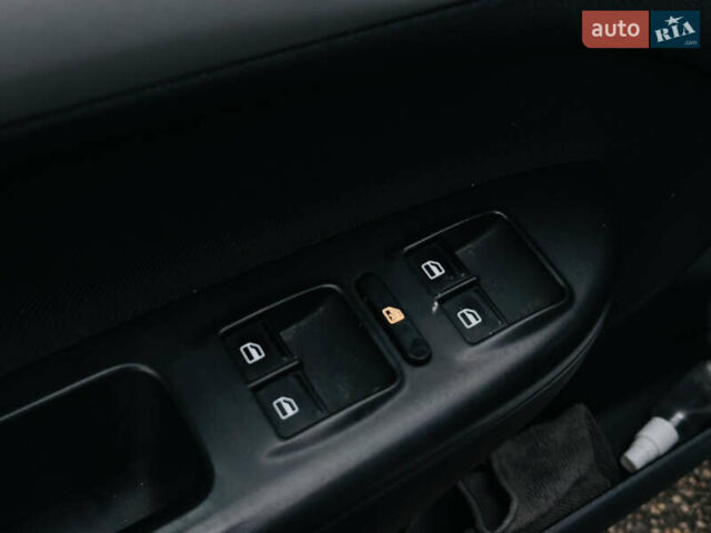 Сірий Шкода Октавія, об'ємом двигуна 1.39 л та пробігом 201 тис. км за 8200 $, фото 26 на Automoto.ua