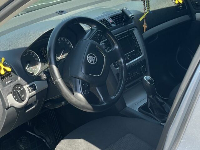 Серый Шкода Октавия, объемом двигателя 1.6 л и пробегом 333 тыс. км за 7700 $, фото 15 на Automoto.ua