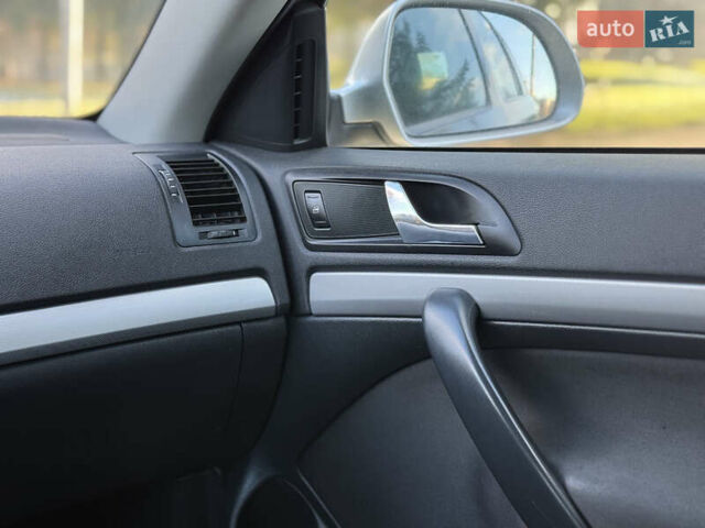 Сірий Шкода Октавія, об'ємом двигуна 1.6 л та пробігом 300 тис. км за 6700 $, фото 39 на Automoto.ua