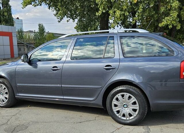 Сірий Шкода Октавія, об'ємом двигуна 2 л та пробігом 140 тис. км за 8300 $, фото 4 на Automoto.ua