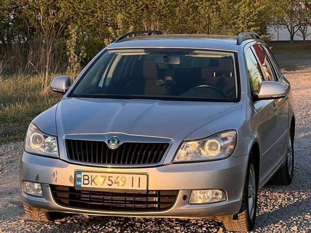 Серый Шкода Октавия, объемом двигателя 1.6 л и пробегом 286 тыс. км за 7500 $, фото 2 на Automoto.ua