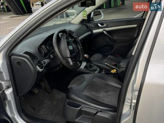Сірий Шкода Октавія, об'ємом двигуна 1.6 л та пробігом 460 тис. км за 6000 $, фото 6 на Automoto.ua