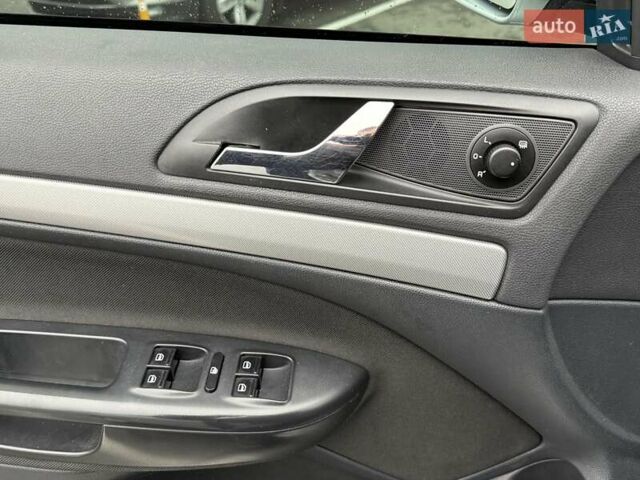 Сірий Шкода Октавія, об'ємом двигуна 1.97 л та пробігом 260 тис. км за 8500 $, фото 10 на Automoto.ua