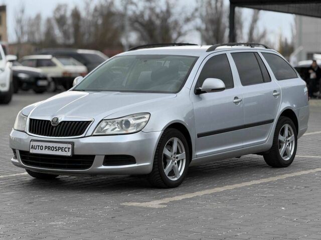 Серый Шкода Октавия, объемом двигателя 1.6 л и пробегом 210 тыс. км за 7200 $, фото 2 на Automoto.ua