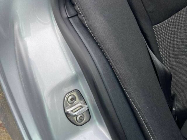 Серый Шкода Октавия, объемом двигателя 1.6 л и пробегом 309 тыс. км за 9100 $, фото 7 на Automoto.ua