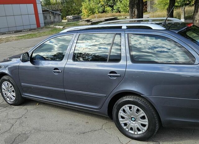 Сірий Шкода Октавія, об'ємом двигуна 2 л та пробігом 140 тис. км за 8300 $, фото 5 на Automoto.ua