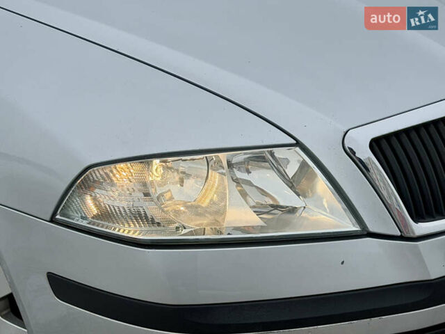 Сірий Шкода Октавія, об'ємом двигуна 1.6 л та пробігом 215 тис. км за 8199 $, фото 7 на Automoto.ua