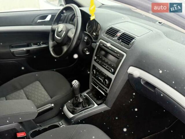 Серый Шкода Октавия, объемом двигателя 1.6 л и пробегом 220 тыс. км за 8599 $, фото 29 на Automoto.ua