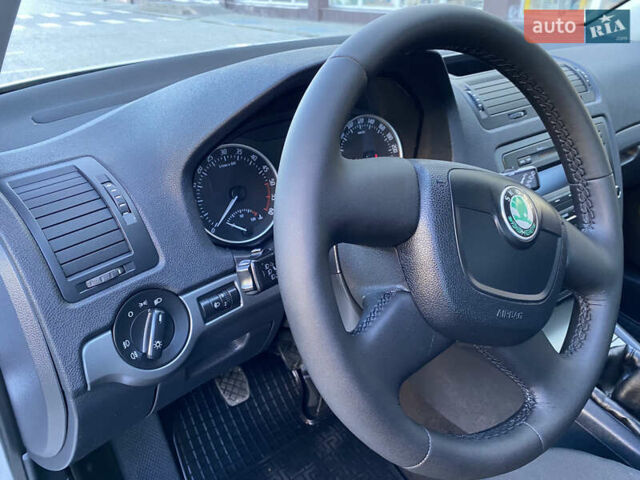 Серый Шкода Октавия, объемом двигателя 1.6 л и пробегом 225 тыс. км за 7999 $, фото 56 на Automoto.ua