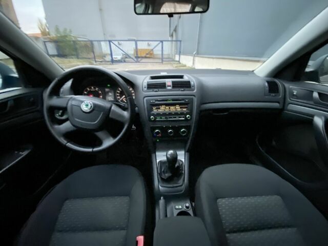 Шкода Октавия 2012 в Киеве на Automoto.ua Серый Шкода Октавия, объемом двигателя 1.6 л и пробегом 184 тыс. км за 6999 $, фото 22 на Automoto.ua