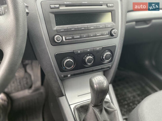 Сірий Шкода Октавія, об'ємом двигуна 1.6 л та пробігом 182 тис. км за 7900 $, фото 18 на Automoto.ua