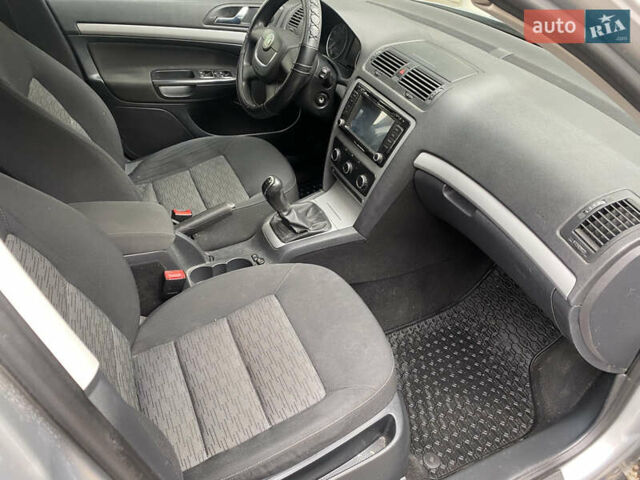 Серый Шкода Октавия, объемом двигателя 1.8 л и пробегом 175 тыс. км за 6000 $, фото 17 на Automoto.ua