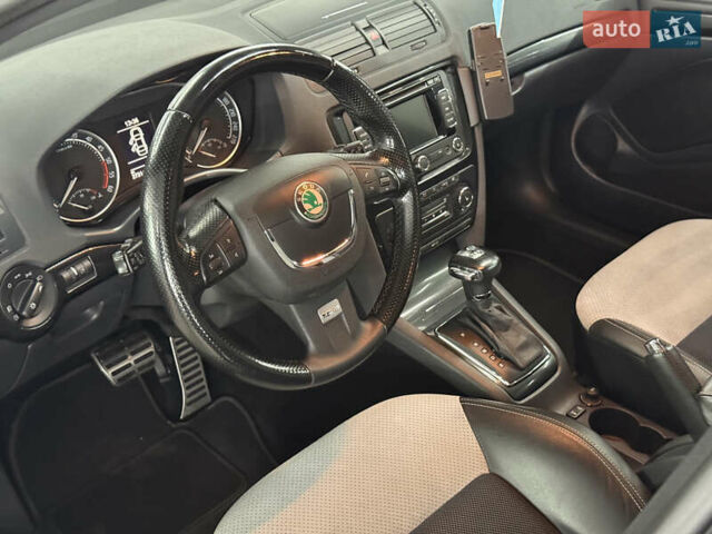 Сірий Шкода Октавія, об'ємом двигуна 2 л та пробігом 270 тис. км за 12000 $, фото 111 на Automoto.ua