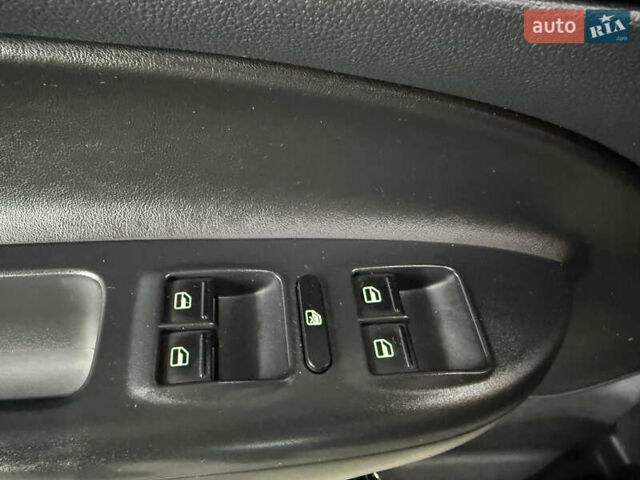 Сірий Шкода Октавія, об'ємом двигуна 2 л та пробігом 270 тис. км за 12000 $, фото 67 на Automoto.ua