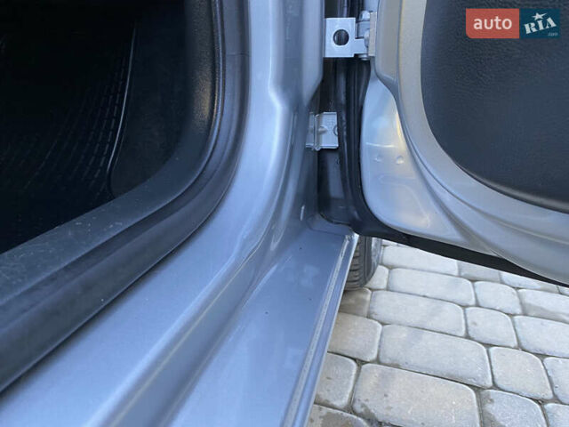 Серый Шкода Октавия, объемом двигателя 1.6 л и пробегом 225 тыс. км за 7999 $, фото 64 на Automoto.ua