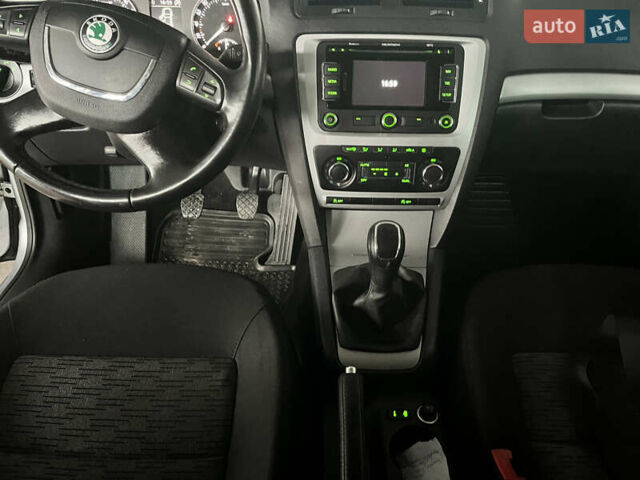 Сірий Шкода Октавія, об'ємом двигуна 1.6 л та пробігом 214 тис. км за 8999 $, фото 48 на Automoto.ua