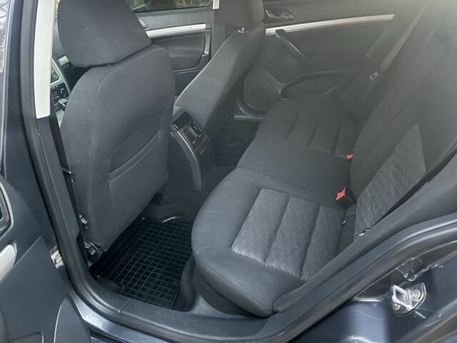 Серый Шкода Октавия, объемом двигателя 1.6 л и пробегом 269 тыс. км за 6900 $, фото 5 на Automoto.ua