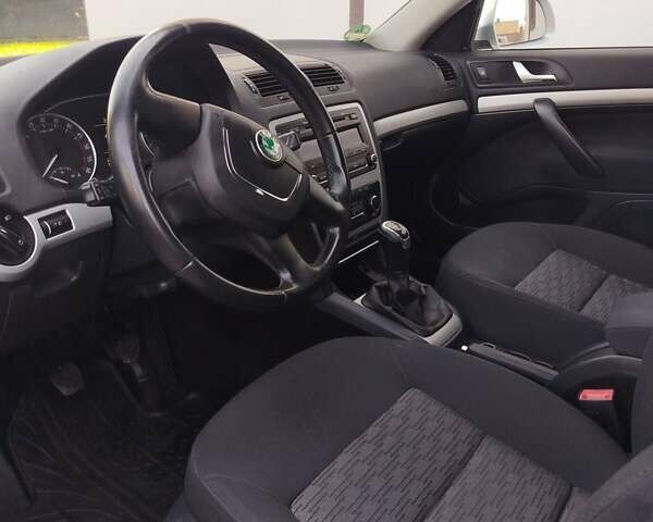 Серый Шкода Октавия, объемом двигателя 1.6 л и пробегом 182 тыс. км за 8600 $, фото 11 на Automoto.ua