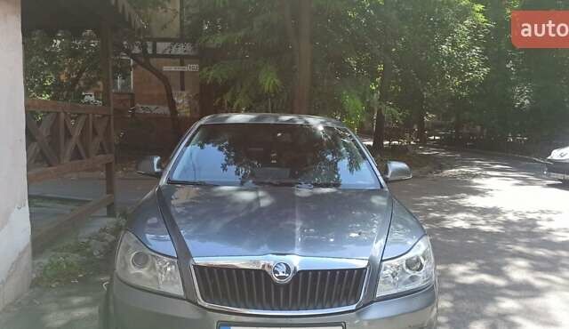 Серый Шкода Октавия, объемом двигателя 1.8 л и пробегом 232 тыс. км за 8200 $, фото 1 на Automoto.ua