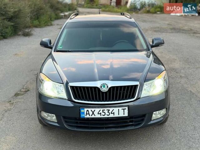Серый Шкода Октавия, объемом двигателя 1.6 л и пробегом 216 тыс. км за 8300 $, фото 3 на Automoto.ua