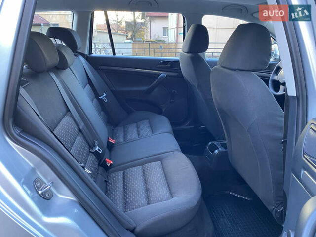 Серый Шкода Октавия, объемом двигателя 1.6 л и пробегом 225 тыс. км за 7999 $, фото 60 на Automoto.ua