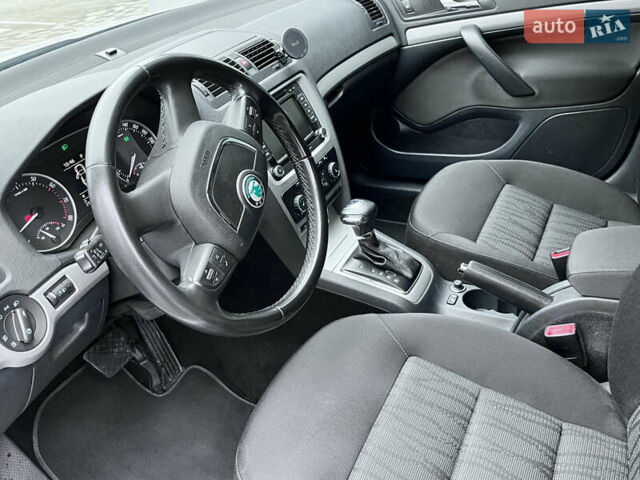 Серый Шкода Октавия, объемом двигателя 1.8 л и пробегом 217 тыс. км за 9500 $, фото 10 на Automoto.ua