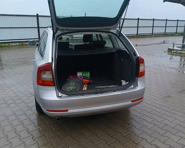 Серый Шкода Октавия, объемом двигателя 1.99 л и пробегом 260 тыс. км за 8000 $, фото 5 на Automoto.ua