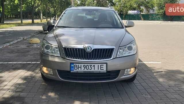 Серый Шкода Октавия, объемом двигателя 1.6 л и пробегом 270 тыс. км за 9100 $, фото 33 на Automoto.ua