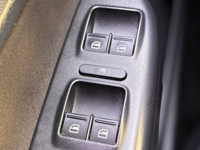 Шкода Октавия 2012 в Ужгороде на Automoto.ua Серый Шкода Октавия, объемом двигателя 1.6 л и пробегом 286 тыс. км за 8350 $, фото 23 на Automoto.ua