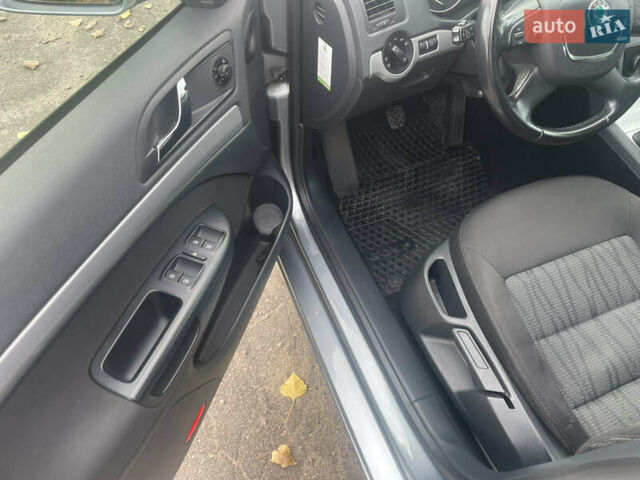 Серый Шкода Октавия, объемом двигателя 1.6 л и пробегом 290 тыс. км за 9600 $, фото 8 на Automoto.ua