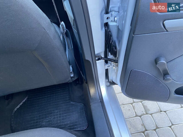 Серый Шкода Октавия, объемом двигателя 1.6 л и пробегом 225 тыс. км за 7999 $, фото 67 на Automoto.ua