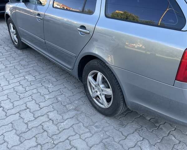 Сірий Шкода Октавія, об'ємом двигуна 1.6 л та пробігом 307 тис. км за 7500 $, фото 6 на Automoto.ua