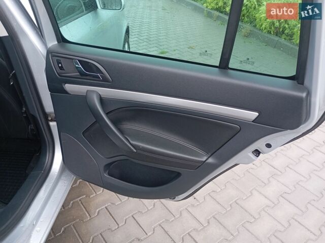 Сірий Шкода Октавія, об'ємом двигуна 1.6 л та пробігом 247 тис. км за 7999 $, фото 21 на Automoto.ua