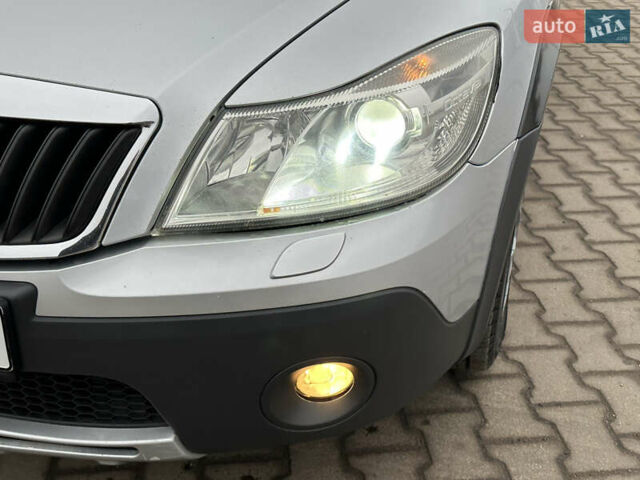 Серый Шкода Октавия, объемом двигателя 2 л и пробегом 218 тыс. км за 9999 $, фото 5 на Automoto.ua