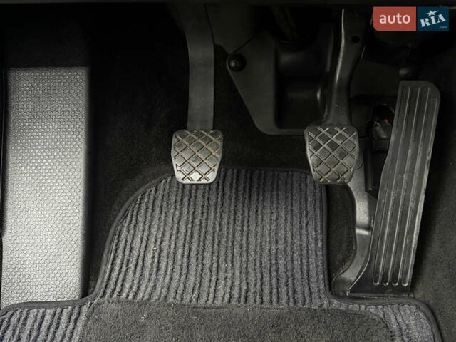 Серый Шкода Октавия, объемом двигателя 1.6 л и пробегом 217 тыс. км за 7650 $, фото 44 на Automoto.ua