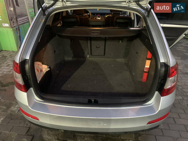 Сірий Шкода Октавія, об'ємом двигуна 1.6 л та пробігом 253 тис. км за 11000 $, фото 16 на Automoto.ua