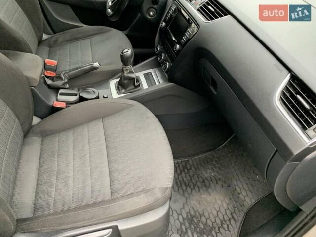 Серый Шкода Октавия, объемом двигателя 1.97 л и пробегом 319 тыс. км за 10500 $, фото 4 на Automoto.ua