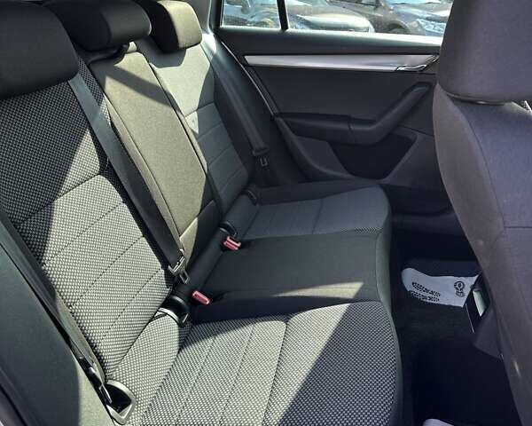 Серый Шкода Октавия, объемом двигателя 1.6 л и пробегом 252 тыс. км за 9800 $, фото 5 на Automoto.ua