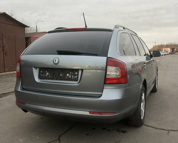 Шкода Октавія 2013 у Луцьку на Automoto.ua Сірий Шкода Октавія, об'ємом двигуна 2 л та пробігом 263 тис. км за 9300 $, фото 10 на Automoto.ua