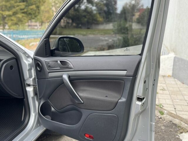 Серый Шкода Октавия, объемом двигателя 2 л и пробегом 200 тыс. км за 10200 $, фото 19 на Automoto.ua