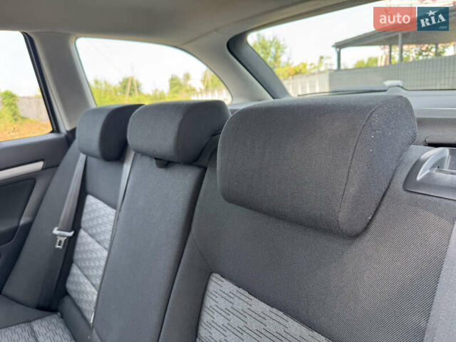 Сірий Шкода Октавія, об'ємом двигуна 1.6 л та пробігом 216 тис. км за 7850 $, фото 38 на Automoto.ua