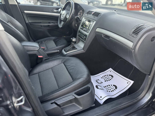 Серый Шкода Октавия, объемом двигателя 2 л и пробегом 250 тыс. км за 10750 $, фото 32 на Automoto.ua