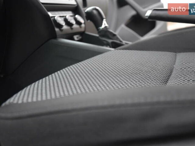 Сірий Шкода Октавія, об'ємом двигуна 2 л та пробігом 255 тис. км за 12250 $, фото 38 на Automoto.ua