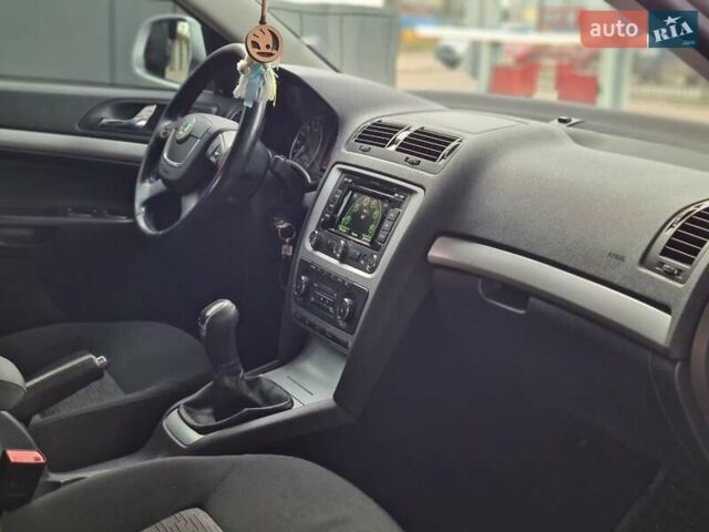 Сірий Шкода Октавія, об'ємом двигуна 1.6 л та пробігом 245 тис. км за 7900 $, фото 32 на Automoto.ua