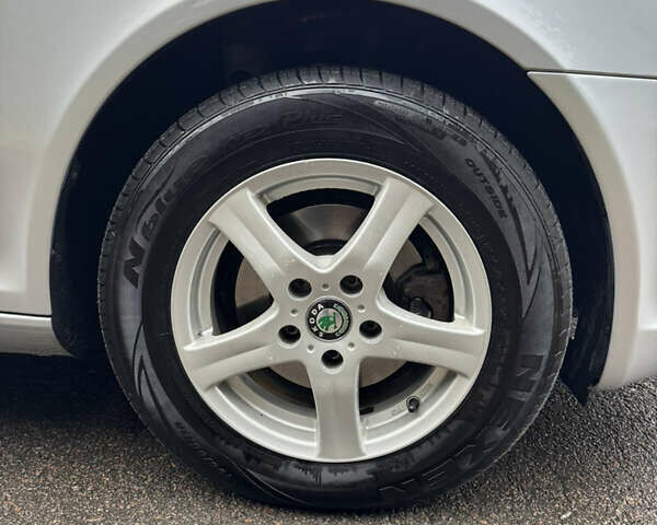 Серый Шкода Октавия, объемом двигателя 1.6 л и пробегом 206 тыс. км за 9450 $, фото 80 на Automoto.ua