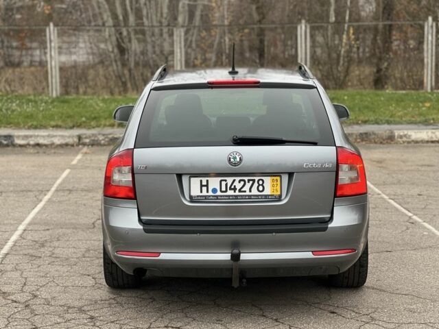 Сірий Шкода Октавія, об'ємом двигуна 2 л та пробігом 215 тис. км за 10495 $, фото 5 на Automoto.ua